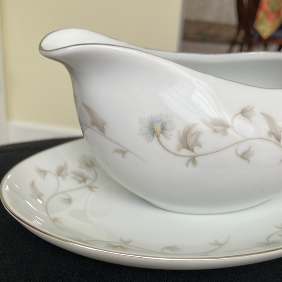 VINTAGE MIKASA 6137 GRAVY BOAT HANDLED WITH UNDER PLATE PLATINUM TRIM RARE ITEM - Picture 4 of 15